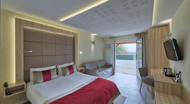 Номер Comfort Hôtel Restaurant & Spa LE VAL MORET