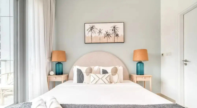 Modern One Bedroom Stylish Touches, Забронировать Апартаменты/квартира Отели Эмирата Дубая с парковкой, рядом с Торговый центр The Beach, Парковка