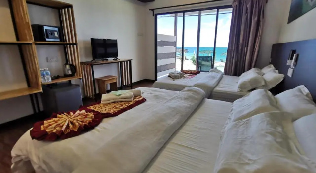 Вилла seafront The Barat Tioman Beach Resort