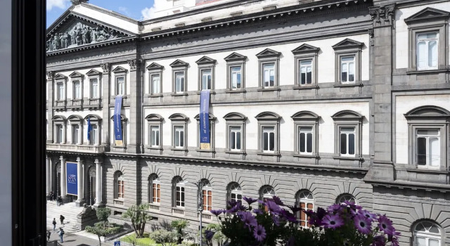 Dimora Angioina, Забронировать Гостевой дом Гостевые дома Неаполя, рядом с Accademia di Belle Arti di Napoli, Гостевой дом