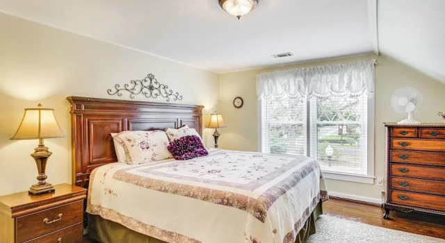 Aiken Apt w/ Garden-view Balcony: Half-mi to Dtwn!, Prenota Appartamento Aiken Carolina del Sud