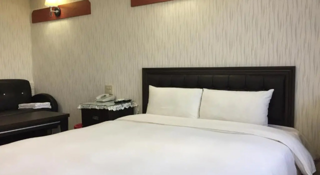 Двухместный номер Standard King Lo Tung Hotel