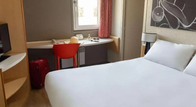 Люкс Hotel ibis Narbonne