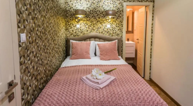 Dob Twenty Rooms, Забронировать Отель Недорогие отели Будапешта, рядом с Станция метро Vorosmarty Square, недорого