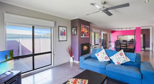 Birdland - Bold, unique and modern, Book Hotel Port Fairy Victoria