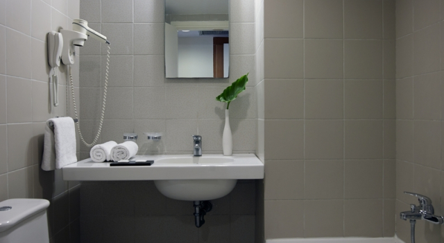 Номер Standard с балконом Angela Downtown Hotel
