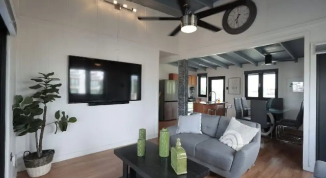 Коттедж Deluxe The Good Vibes House