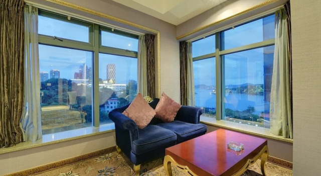 Четырёхместный семейный номер Standard Xiamen Tegoo Hotel