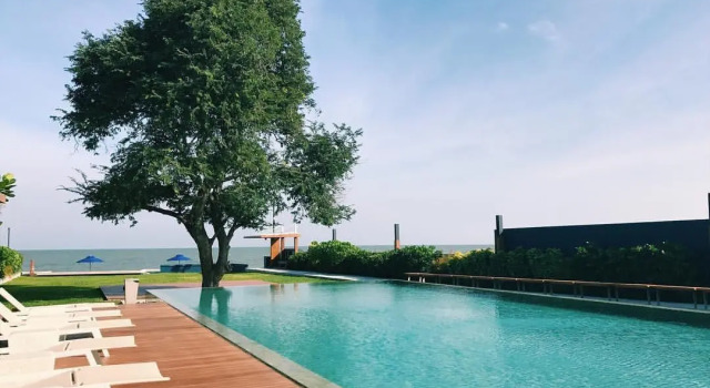 Beachfront Condo, Perfect Choice for families, Забронировать Отель Отели Пхетчабури 4 звезды, 4*