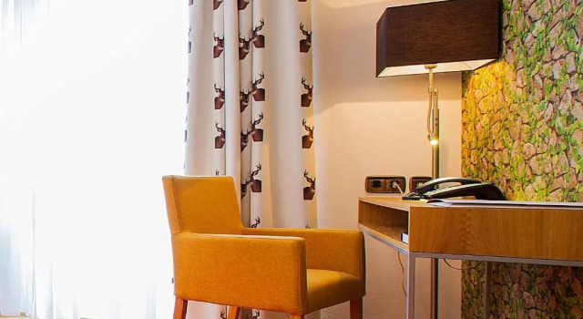 Номер Comfort Hirsch Hotel