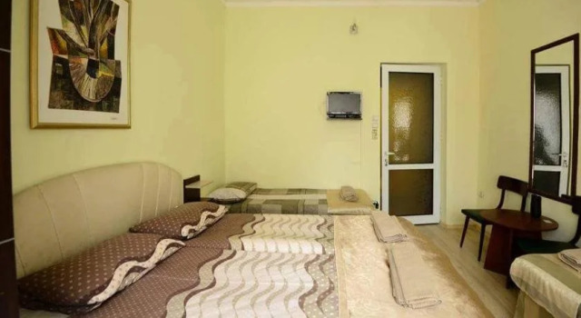Residence Art Guest Room