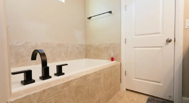 Коттедж с 4 комнатами с видом на поле для гольфа Coral Escape townhouse