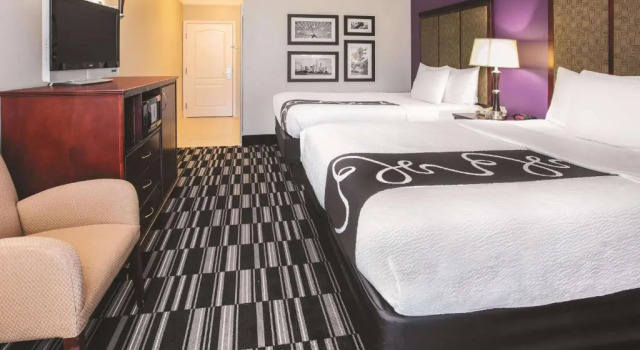 Четырёхместный номер Standard La Quinta Inn & Suites by Wyndham Dallas South-DeSoto