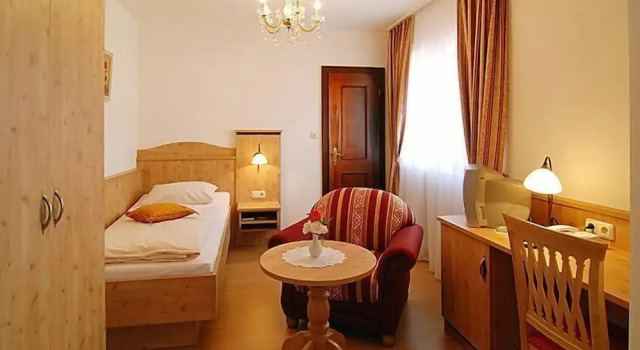 Hotel Garni Am Kureck, Reservar Hotel Hotéis em Tegernsee com pequeno-almoço, Café da manhã