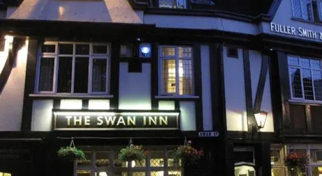 Четырёхместный номер Standard The Swan Inn Pub