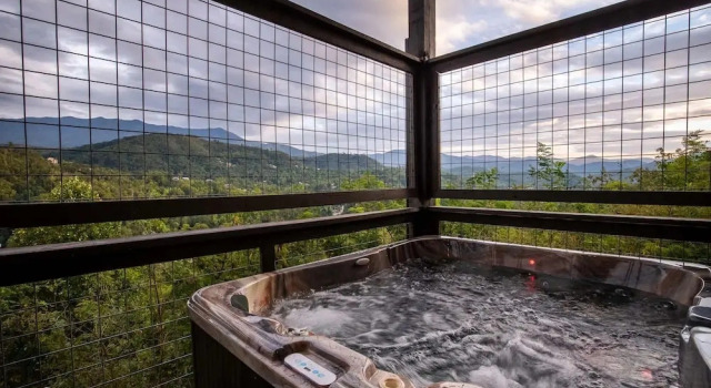 Коттедж New Lux 4 King Suites Hot Tub Game Rm Xbox