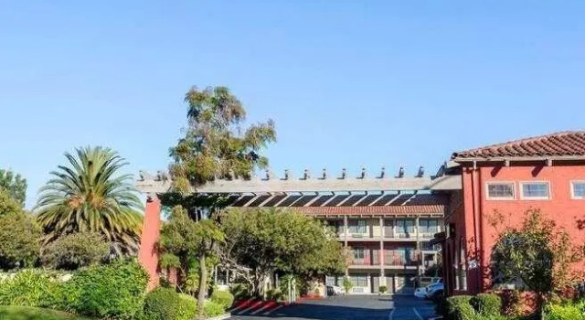 Кровать в общем номере Rodeway Inn Milpitas near Great Mall