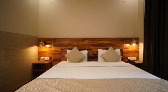 Номер Deluxe Royal Residence Near 32nd Milestone
