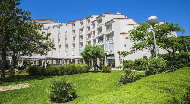 Hotel Corinthia Baska, Varaa Hotelli Hotellit Kvarner Islands uima-altaalla, Uima-allas