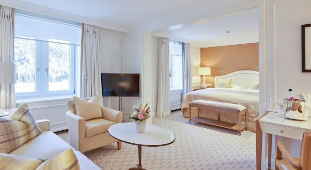 Полулюкс Superior Grand Hotel Kronenhof