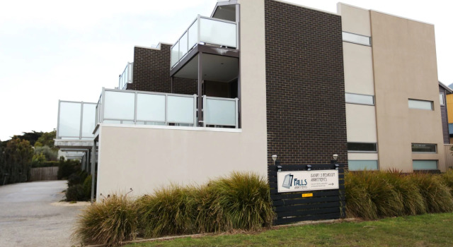 7 Falls Apartments