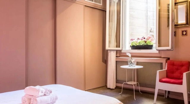 My Hotel Canourgue - Premi re Conciergerie, Забронировать Отель Монпелье Hérault, рядом с Площадь Ла-Канург