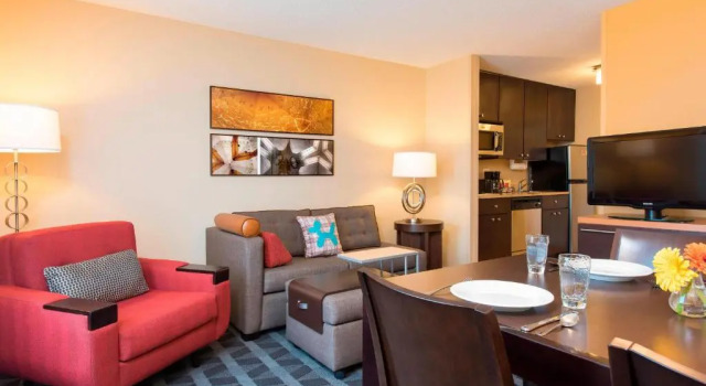 Четырёхместный люкс c 1 комнатой TownePlace Suites by Marriott Kalamazoo