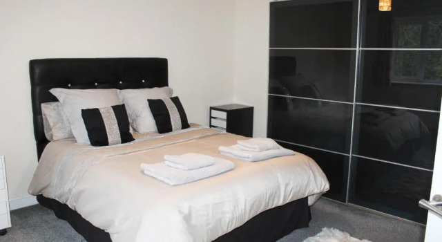 4 Bedroom Detached Holiday home with Hot Tub, Prenota Hotel Wrexham Clwyd