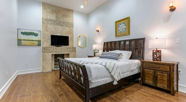 Номер Standard Downtown Spacious Suites by Hosteeva