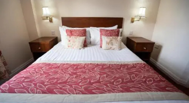 The Emmbrook Inn Hotel, Забронировать Отель Отели Уокингем 3 звезды, 3*