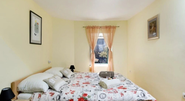 Stunning 1-bed Apartment in Split, Prenota Appartamento Splitska 