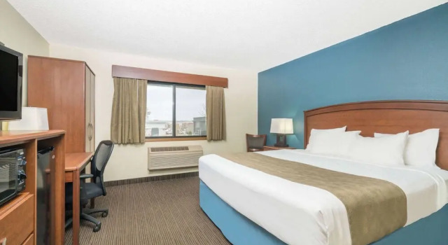 Двухместный номер Standard Days Inn & Suites by Wyndham Baxter Brainerd Area