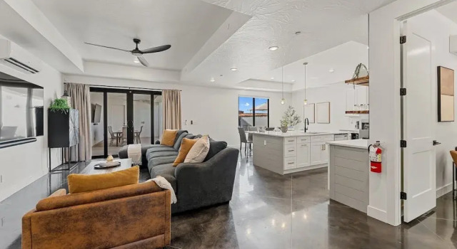 Desert Jewel With Private Gym And Pool 4 Bedroom Townhouse