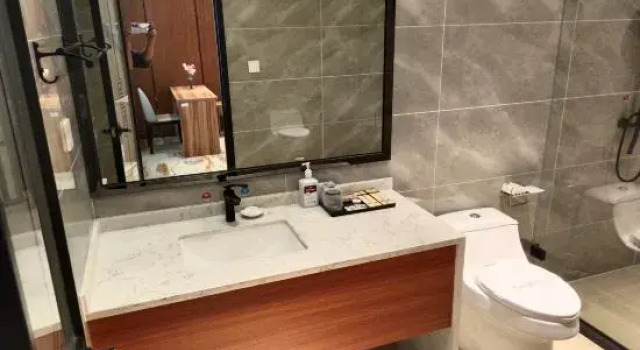 Люкс Ruili Yuqiao Yongjun Homestay (Veteran Inn)