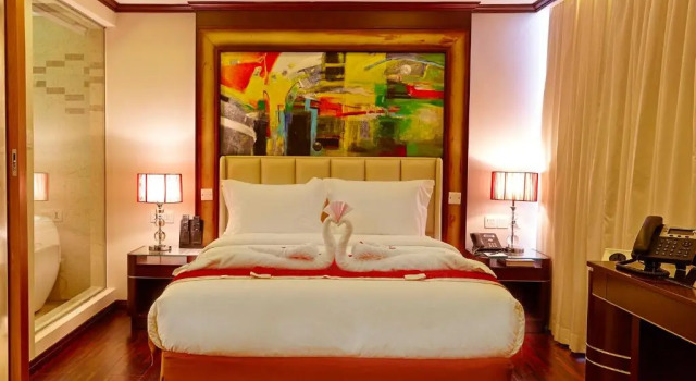 Полулюкс Six Seasons Hotel