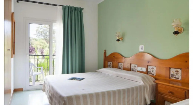 Трёхместный номер Standard Hotel Ninays