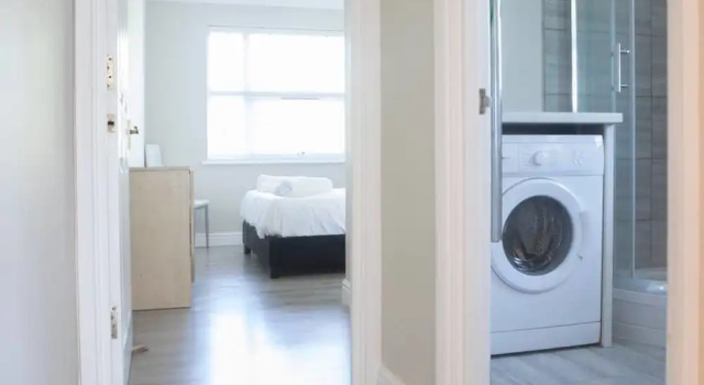 Bright 1 Bedroom Home in West London W/parking!, Забронировать Отель Лондон Большой Лондон, рядом с Лондонский университет Рохамптон