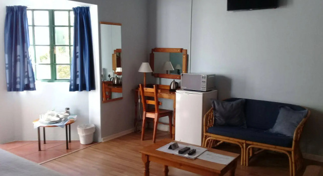 Koo Karoo Guest Lodge and Self Catering