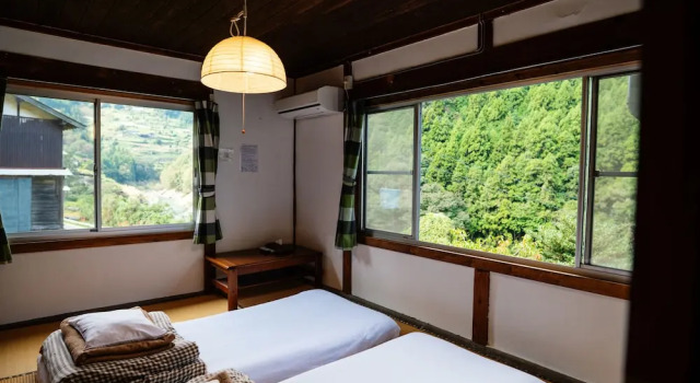 Momonga Village, Prenota Ostello Miyoshi 