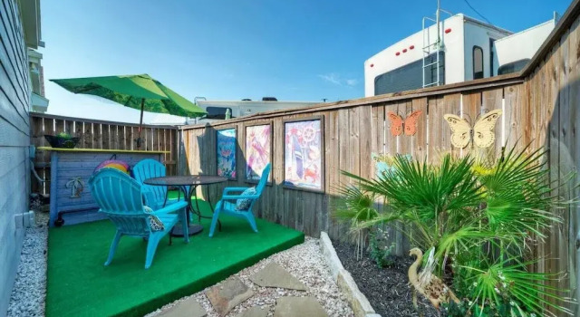Shared Resort-style Pool, Playground, Patio w/ Bar Tidal Times by Avantstay