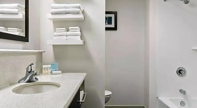 Двухместный номер Executive с видом на воду Hampton Inn Penn Yan, NY