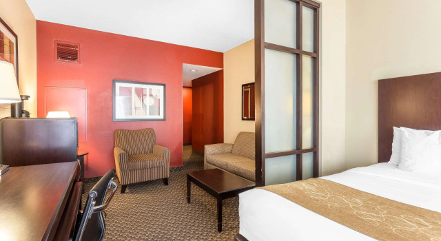 Comfort Suites Charleston West Ashley, Забронировать Отель West of the Ashley Charleston Area