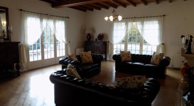 Charming Country Estate, Rezerwuj Hotel Hotele w Haute-Vienne z basenem, Basen