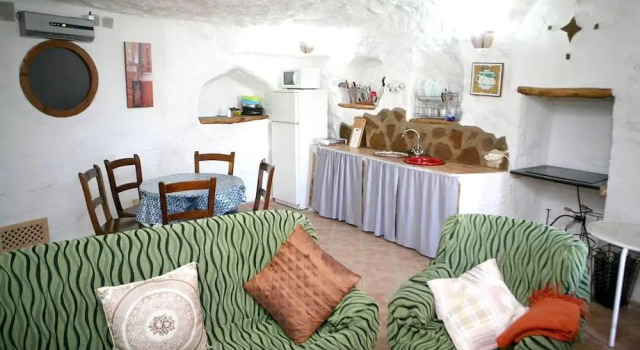 Apartment With 3 Bedrooms in Orce, With Wonderful Mountain View and Furnished Terrace Near the Slopes, Buchen Sie Ferienwohnung Orce Granada