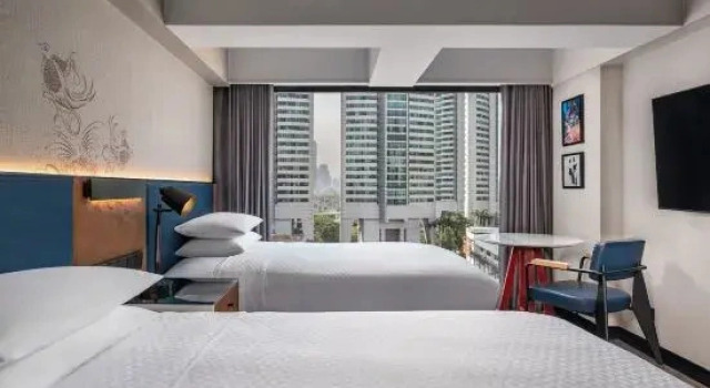 Номер Deluxe Four Points by Sheraton Bangkok, Sukhumvit 22