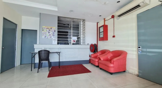 OYO 90442 Newtown Star Hotel, Забронировать Отель Кланг 
