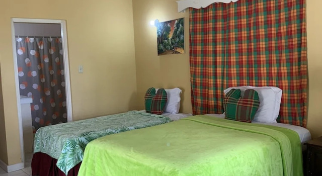 Family Comfort In Jamaica - Enjoy 7 Miles Of White Sand Beach! Villa by RedAwning, Rezerwuj Willa Domki letniskowe w Negril, Domek