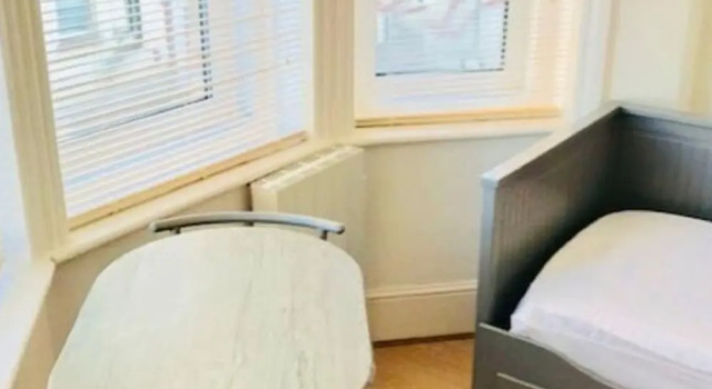 Simplistic Apartment in Bournemouth Near the Sea, Varaa Huoneisto Asunnot kohteessa Merseyside, Huoneisto
