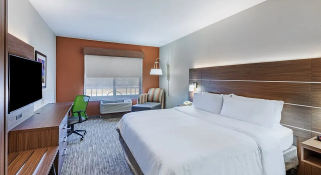 Двухместный номер Standard Holiday Inn Express and Suites Pryor by IHG
