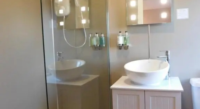 Семейный номер Standard с видом на сад Cullen Bay Hotel